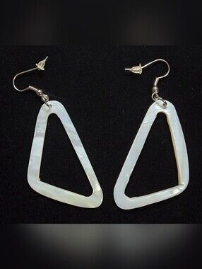 Mother of Pearl Open Triangle Drop Earrings Retro 80s Inspired Geometric NWOT